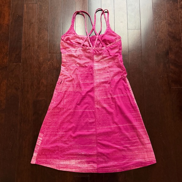 The North Face Crisscross Dress Pink Size Small Built In Shelf  Bra - Picture 3 of 7